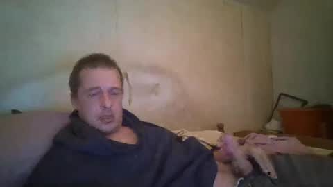Snapshot of vids1977 chatting on January 2025 05:53:01 AM vids1977 online show from January 2025 05:53:01 AM