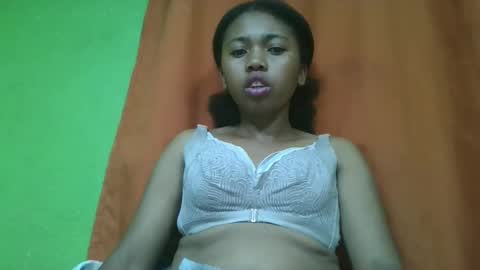 Snapshot of vierge28430 chatting on April 2026 02:37:02 AM vierge28430 online show from April 2026 02:37:02 AM