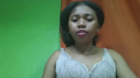 Snapshot of vierge28430 chatting on April 2026 04:32:01 AM vierge28430 online show from April 2026 04:32:01 AM