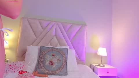 Snapshot of viictoria_becker chatting on September 2025 11:10:01 AM Victoria  online show from September 2025 11:10:01 AM
