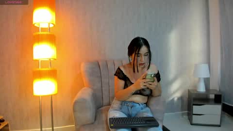 VIOLET  online show from May 2026 08:37:02 PM