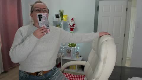 Snapshot of vika7333 chatting on December 2024 03:24:02 PM Ukrainian-woman online show from December 2024 03:24:02 PM