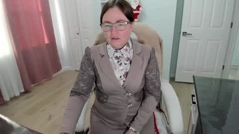 Snapshot of vika7333 chatting on December 2024 02:28:02 PM Ukrainian-woman online show from December 2024 02:28:02 PM