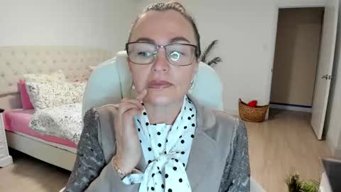 Snapshot of vika7333 chatting on September 2025 11:25:01 AM Ukrainian-woman online show from September 2025 11:25:01 AM