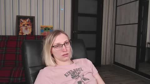 Snapshot of vikaericka chatting on March 2026 10:03:01 PM Vika online show from March 2026 10:03:01 PM