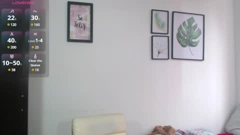 Snapshot of viki_mom chatting on January 2025 04:46:01 PM Viki Mom  online show from January 2025 04:46:01 PM