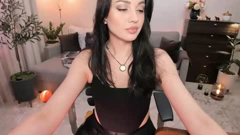 Viki Bellson online show from June 2026 06:29:02 PM