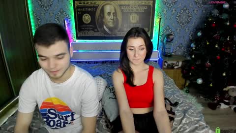 Snapshot of vikki_and_george chatting on January 2025 10:55:01 PM vikki and george online show from January 2025 10:55:01 PM