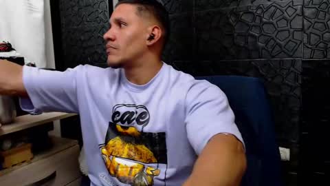 Viktor Herrera online show from February 2025 12:35:02 AM