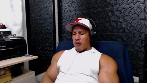 Viktor Herrera online show from February 2025 12:43:01 AM