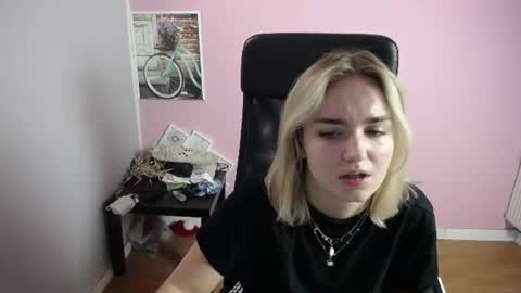 Snapshot of viktoria_lovely chatting on June 2026 07:45:02 AM viktoria_lovely online show from June 2026 07:45:02 AM