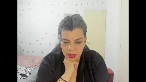 Snapshot of vikyadams chatting on April 2026 08:45:01 AM VIKY ADAMS online show from April 2026 08:45:01 AM