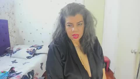 Snapshot of vikyadams chatting on May 2026 09:03:01 AM VIKY ADAMS online show from May 2026 09:03:01 AM