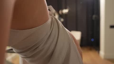 Snapshot of villanelle_l chatting on February 2025 05:25:02 PM Lana online show from February 2025 05:25:02 PM