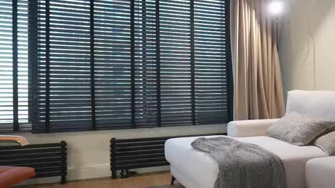 Snapshot of villanelle_l chatting on February 2025 11:33:01 AM Lana online show from February 2025 11:33:01 AM