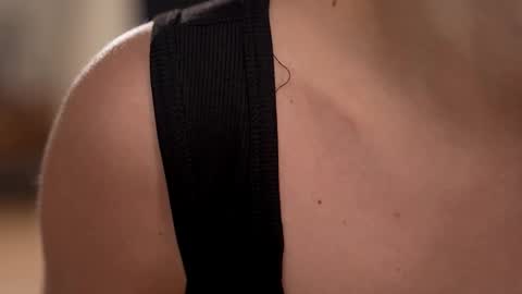 Snapshot of villanelle_l chatting on March 2025 05:22:02 PM Lana online show from March 2025 05:22:02 PM