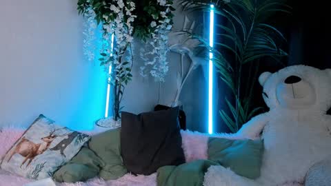 Hey sweetyIam Ariel 3 Ready to play with you online show from December 2024 08:00:01 AM