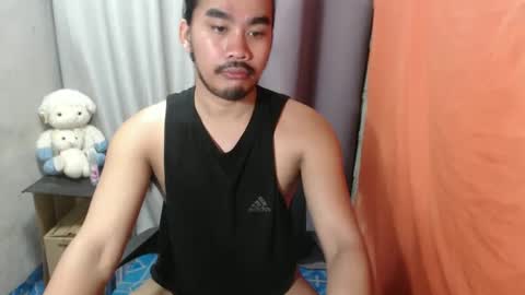 Snapshot of vin_17 chatting on March 2025 10:35:01 AM Call me Marvin online show from March 2025 10:35:01 AM