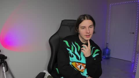 Vincent Strong online show from December 2024 02:38:02 PM