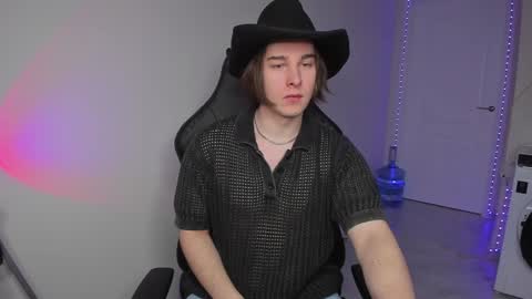 Vincent Strong online show from January 2025 07:20:02 AM