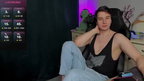 Vincent Strong online show from October 2025 08:24:02 AM