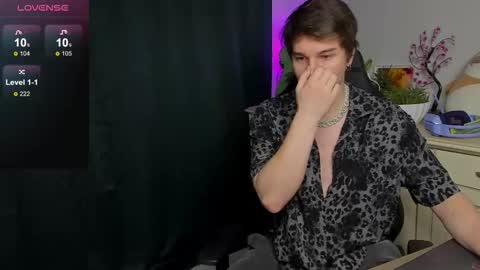 Vincent Strong online show from October 2025 08:58:01 AM