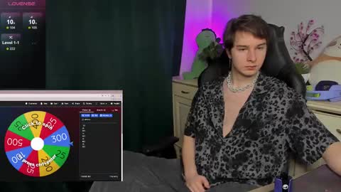 Vincent Strong online show from October 2025 09:43:02 AM