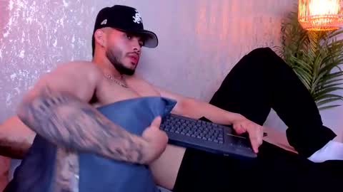 Vincent online show from October 2025 04:54:01 AM