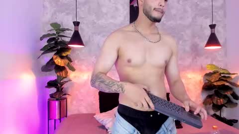 Vincent online show from October 2025 04:13:02 AM