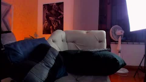 Snapshot of vincentblack_ chatting on May 2026 06:32:01 AM Vincent online show from May 2026 06:32:01 AM