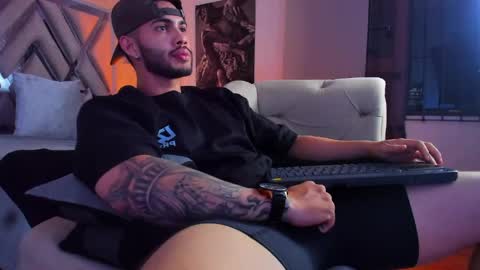 Snapshot of vincentblack_ chatting on May 2026 05:14:02 AM Vincent online show from May 2026 05:14:02 AM