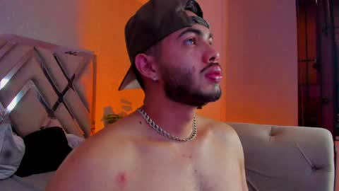 Snapshot of vincentblack_ chatting on May 2026 07:00:02 PM Vincent online show from May 2026 07:00:02 PM
