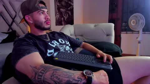 Snapshot of vincentblack_ chatting on May 2026 10:34:01 AM Vincent online show from May 2026 10:34:01 AM