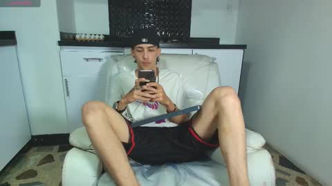 Snapshot of vincenthunter chatting on March 2025 11:46:01 PM Vincent online show from March 2025 11:46:01 PM