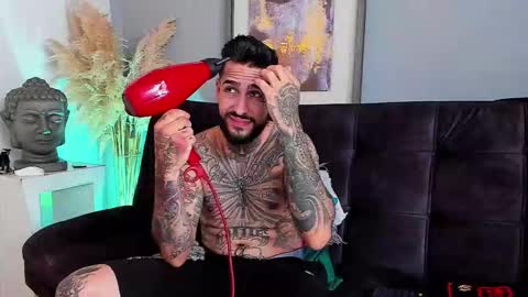 Snapshot of vincentsartori chatting on November 2025 05:39:01 PM Vincent Sartori online show from November 2025 05:39:01 PM