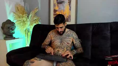 Snapshot of vincentsartori chatting on December 2025 07:56:02 PM Vincent Sartori online show from December 2025 07:56:02 PM