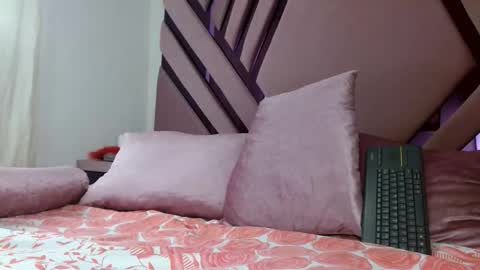 vinitryjhonson online show from December 2025 07:30:02 PM