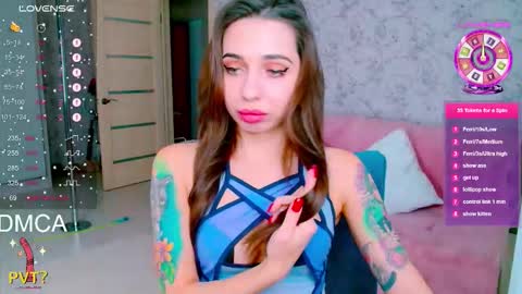 Vinkiepinkie online show from October 2025 04:50:01 PM