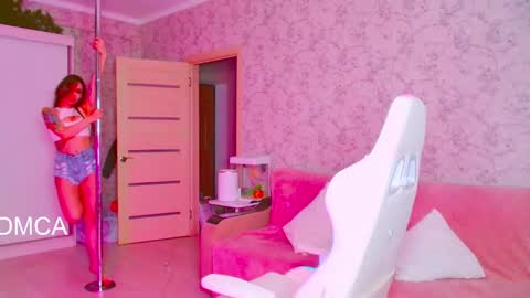 Vinkiepinkie online show from April 2026 06:25:01 PM