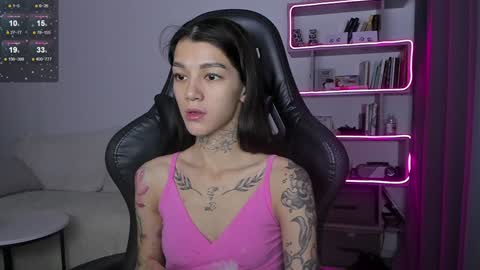 Snapshot of vinkitinkii chatting on December 2024 06:00:02 AM vinkitinkii online show from December 2024 06:00:02 AM