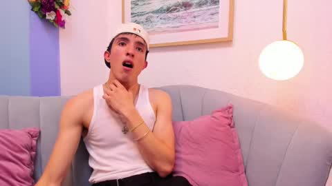 Snapshot of vinniematte chatting on February 2025 03:51:01 AM vinniematte online show from February 2025 03:51:01 AM