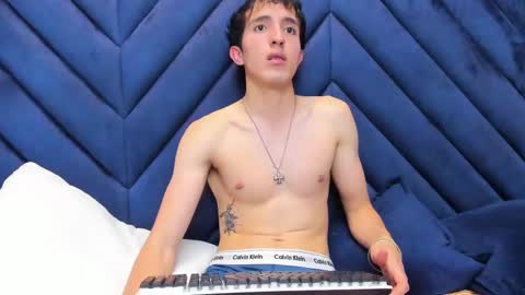 Snapshot of vinniematte chatting on March 2025 08:05:01 AM vinniematte online show from March 2025 08:05:01 AM