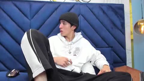 Snapshot of vinniematte chatting on March 2025 03:08:01 AM vinniematte online show from March 2025 03:08:01 AM