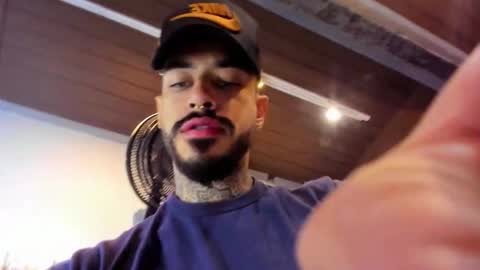 ---Vinzen--- online show from October 2025 03:43:02 AM