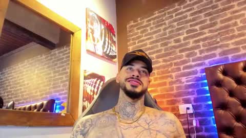 ---Vinzen--- online show from November 2025 06:44:01 AM