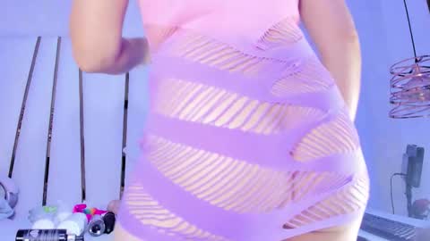 violeet_gray online show from October 2025 10:28:02 AM