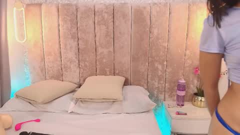 Violeta online show from November 2025 01:55:01 PM