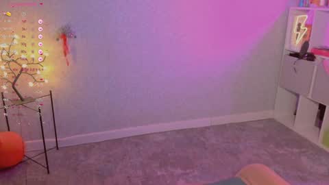 violet____h online show from February 2025 07:09:01 PM