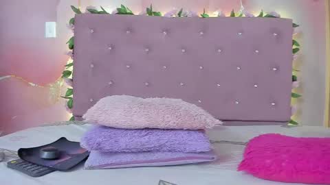 violet__taylor_ online show from May 2026 02:17:01 AM