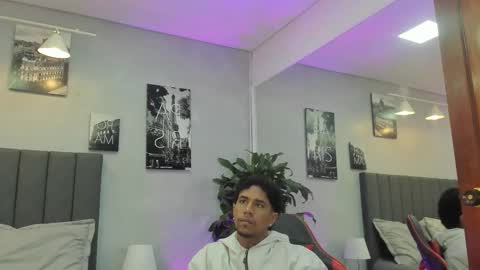 Violet and Myers online show from November 2025 10:47:02 AM